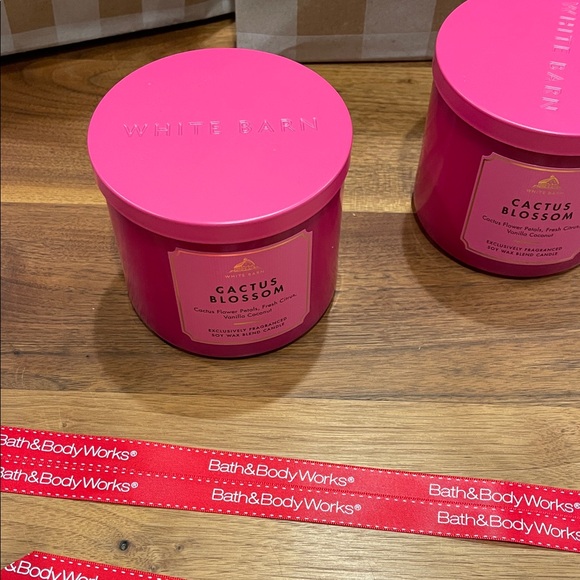 White Barn Cactus Blossom Pink 3 wick Candle - Picture 4 of 4